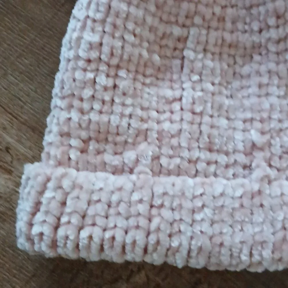 Old Navy toque - Picture 2 of 13